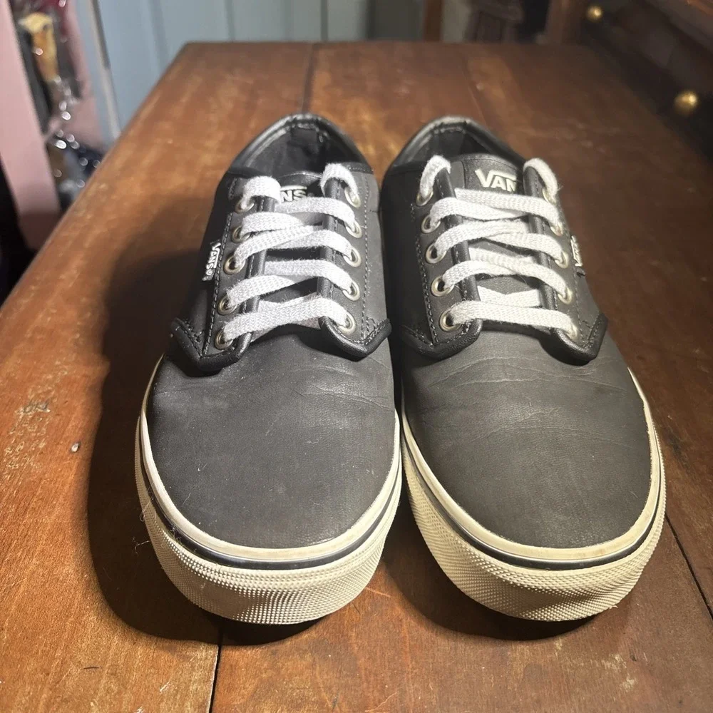 Vans Shoes Men's Sz 7.5 Black Leather Sneakers. Lace Up Low Top